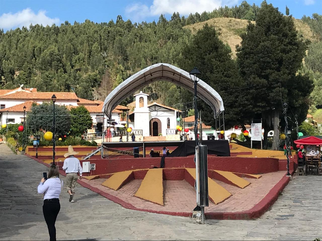 Casa Posada Maestro Carlos Aranguren Дуитама Екстериор снимка